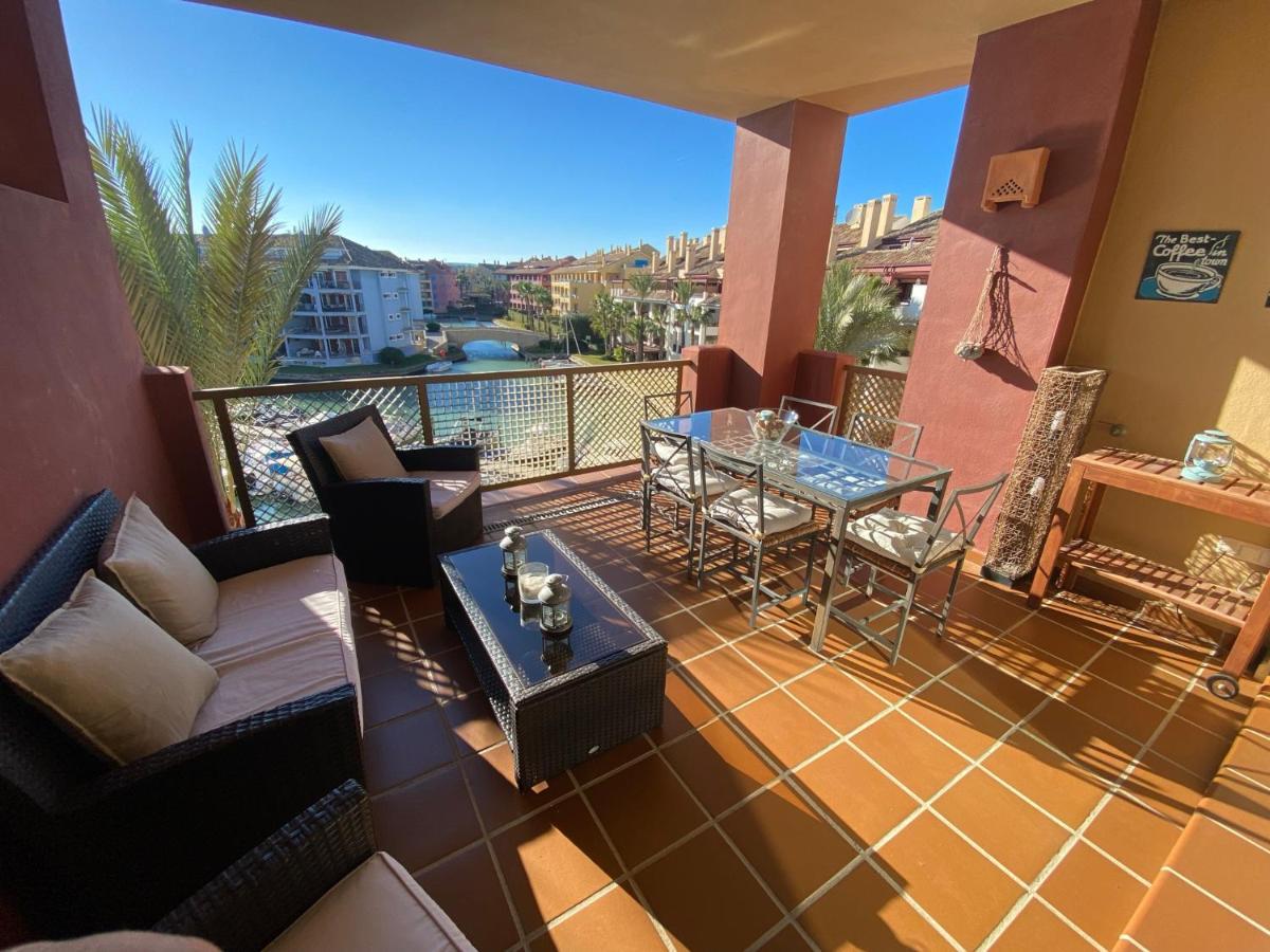 Apartamento Con Terraza Sobre La Marina De Sotogrande San Roque  Exterior photo