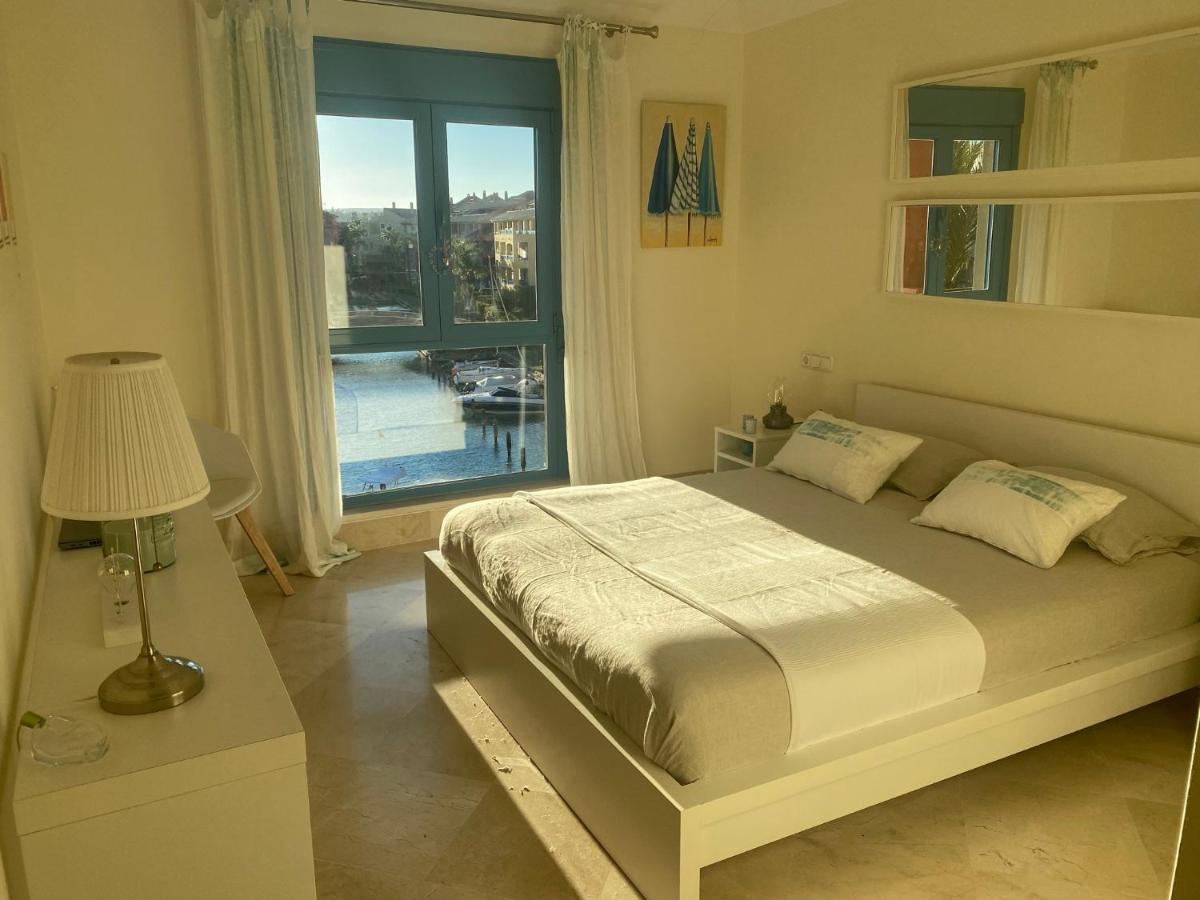 Apartamento Con Terraza Sobre La Marina De Sotogrande San Roque  Exterior photo