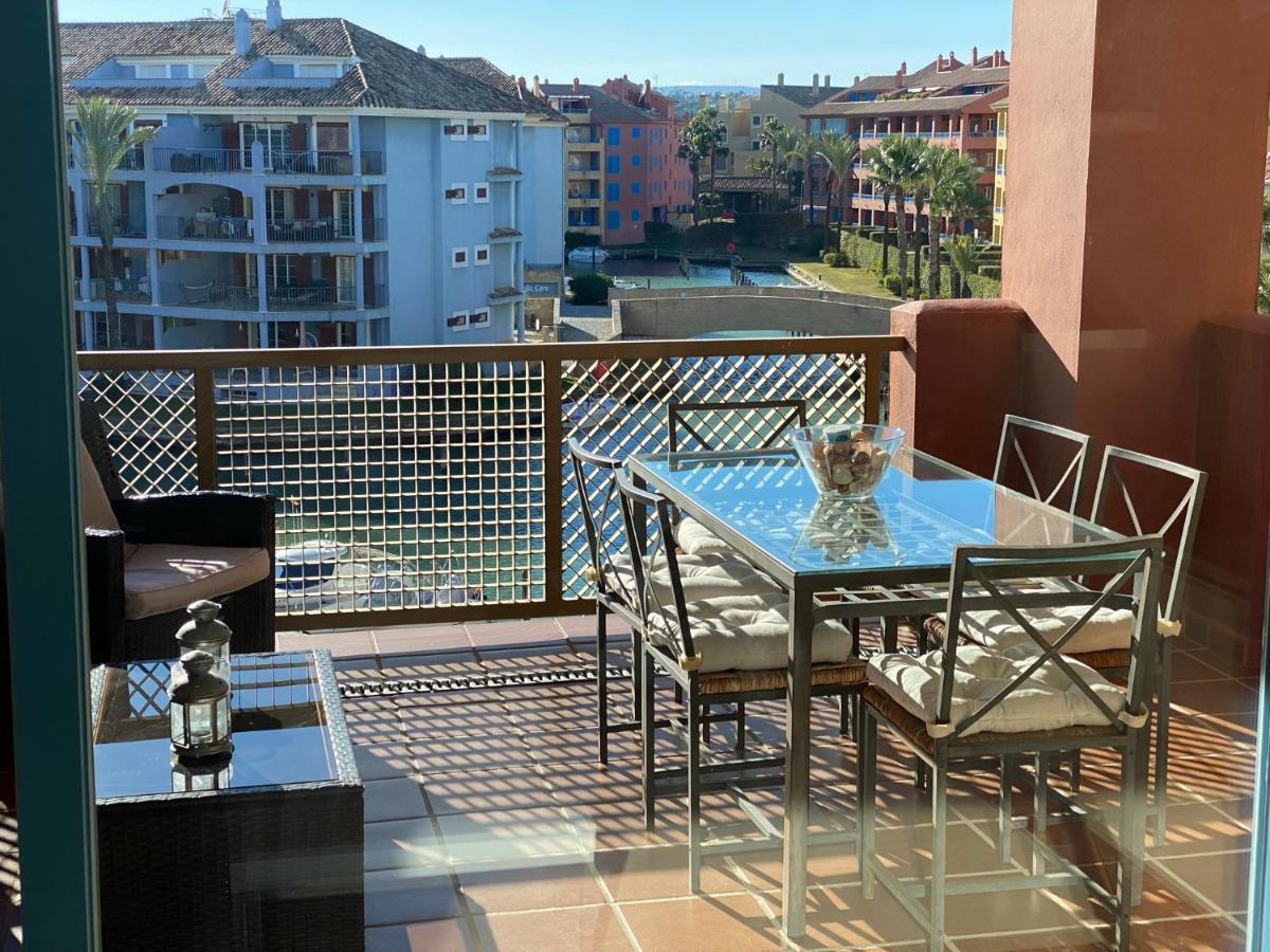 Apartamento Con Terraza Sobre La Marina De Sotogrande San Roque  Exterior photo