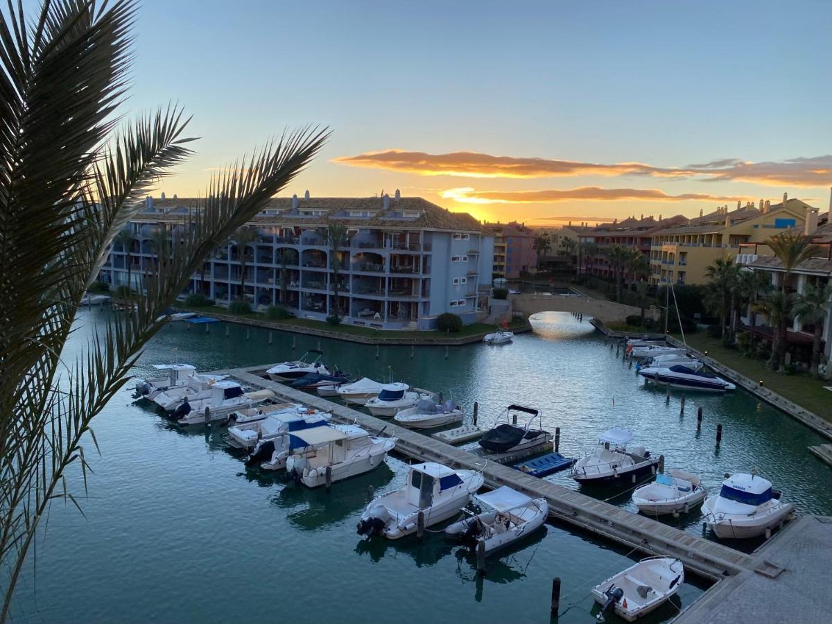 Apartamento Con Terraza Sobre La Marina De Sotogrande San Roque  Exterior photo
