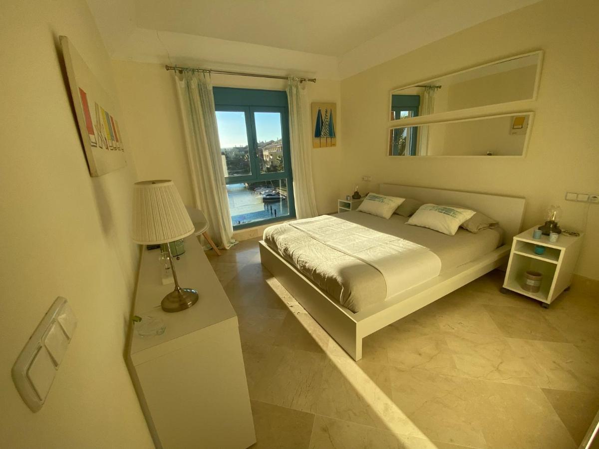 Apartamento Con Terraza Sobre La Marina De Sotogrande San Roque  Exterior photo