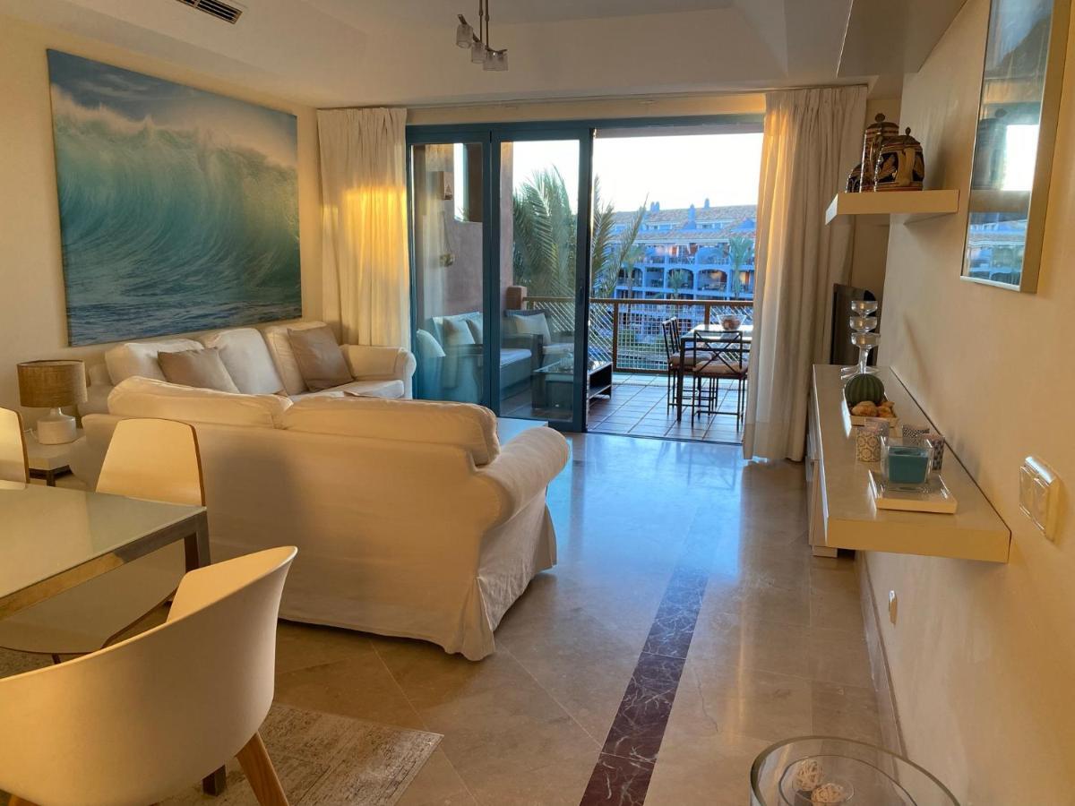 Apartamento Con Terraza Sobre La Marina De Sotogrande San Roque  Exterior photo