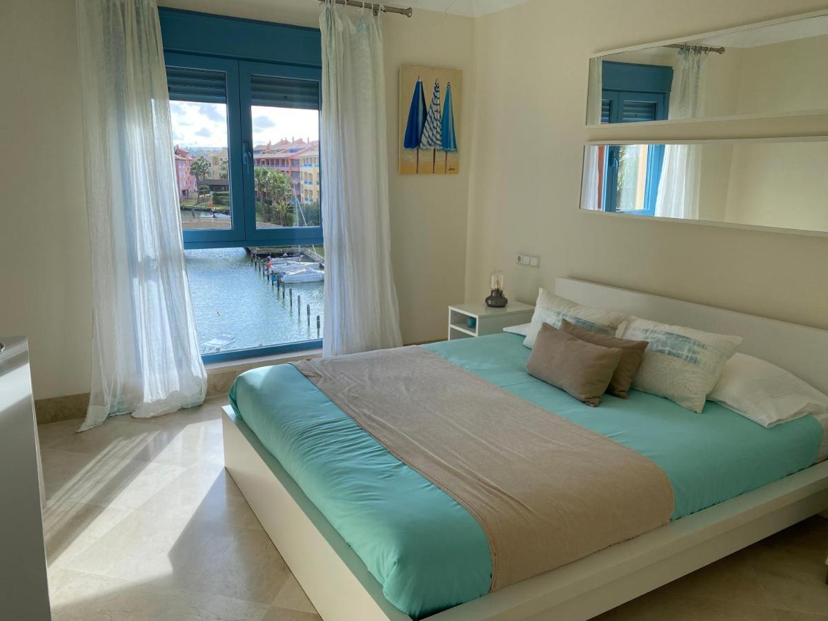 Apartamento Con Terraza Sobre La Marina De Sotogrande San Roque  Exterior photo